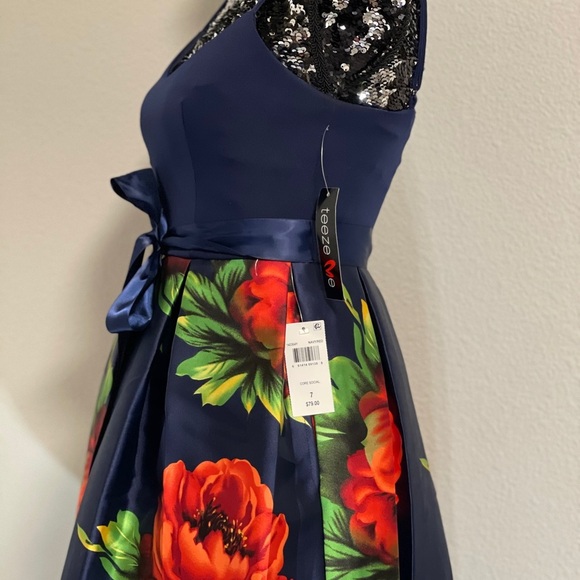 TeezeMe Occasion Dress - Picture 6 of 7